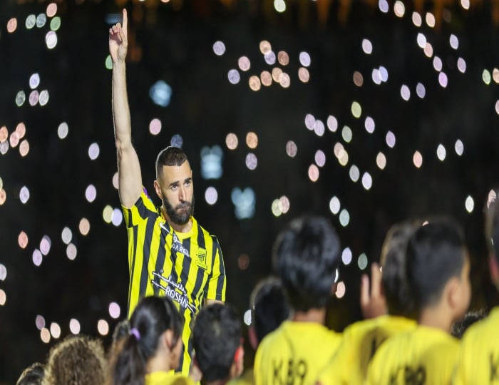 عقب إقصاء الهلال.. بنزيما يقطع وعدا لجماهير الاتحاد