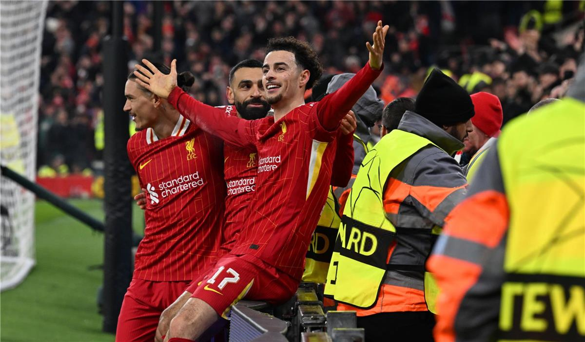 أرهق كاتب التاريخ.. محمد صلاح يدون 3 إنجازات جديدة بدوري أبطال أوروبا