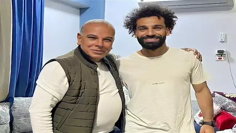 “الهلال أو الاتحاد”.. والد محمد صلاح يتحدث عن مستقبله