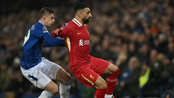 محمد صلاح يسجل هدف تقدم ليفربول على إيفرتون في ديربي الميرسيسايد.. فيديو