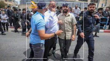 عاجل.. 
                                            “صفعة وشلوت”.. شاهد علقة وزير الأمن القومى الإسرائيلى وزوجته بشوارع القدس