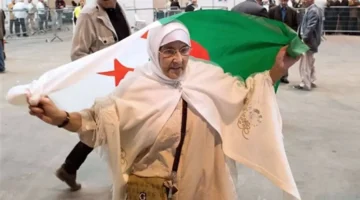 فلوس ليكي من البيت.. منحة المرأة الماكثة بالبيت بالجزائر 2025 والشروط ورابط التقديم