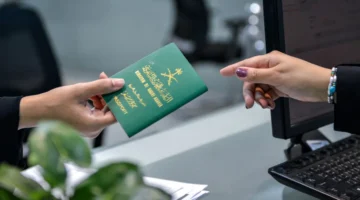 سفر العيلة.. أسهل ما يكون! شروط وكيفية استخراج تصريح السفر لفرد الأسرة عبر أبشر 1446 بخطوات بسيطة