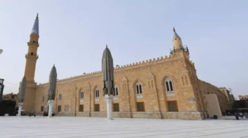 قلبك يخشع الآن.. بث مباشر لصلاة الجمعة من رحاب مسجد الإمام الحسين