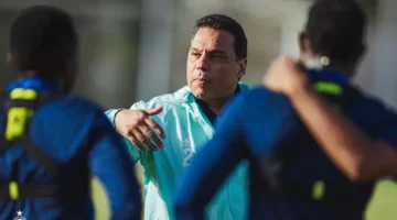 محدش كان يتوقع.. البدري!.. أهلي طرابلس يطالب بتحقيق فوري في واقعة الاعتداء على الجهاز الفني واللاعبين