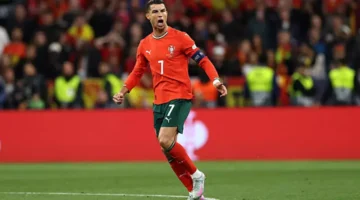 لسه بتفاجئنا.. رونالدو يحطم رقماً قياسياً جديداً بهدفه الأول في النهائيات مع البرتغال
