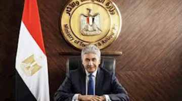 عشان خاطر حجاجنا.. وزير السياحة يتفقد مخيمات عرفات ويشيد بجهود البعثة في مواجهة الحرارة الشديدة
