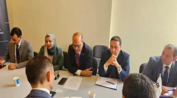 مصر بتسهل عليك.. جبران يعرض جهود مصر لتعزيز بيئة العمل وجذب الاستثمارات العالمية أمام وفد الأعمال بجنيف