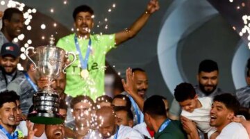 فرحة مضاعفة.. الزمالك يشارك عائلاته الخاصة لحظات التتويج بلقب الكأس الغالي