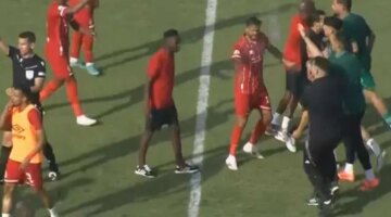 مشاهد مؤسفة.. اشتباكات بين لاعبي أهلي طرابلس والاتحاد بميلانو تحت أنظار البدري وكهربا