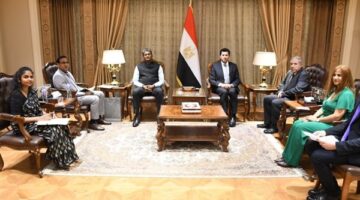 رسميًا.. وزير الرياضة يبحث التعاون مع الهند في لقاء هام مع السفير بالقاهرة