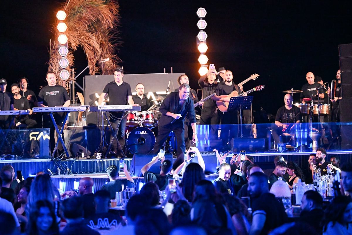 بعد نجاح ساحق في الساحل الشمالي... رامي صبري يشعل الأجواء ويستعد لحفل ضخم ينتظره مانشيت في دبي. 4 رامي صبري