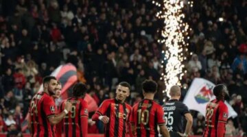 مواجهة نارية الليلة.. نيس يواجه بنفيكا في دوري أبطال أوروبا