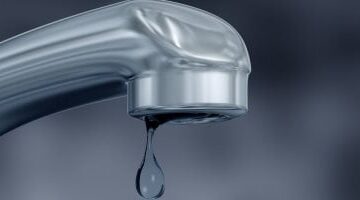 رسميًا.. شركة مياه البحيرة توضح حقيقة اشتعال الغاز من حنفيات المياه