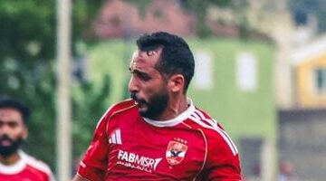 قرار مثير.. هل يعود كريم فؤاد للجبهة اليسرى في مباراة الأهلي وفاركو؟