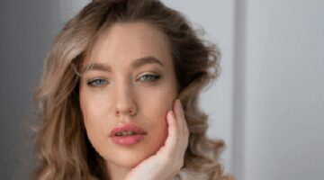 مكياج احترافي في دقائق.. 4 حيل ذكية لمكياج يومي سريع