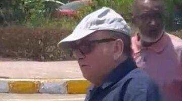 ظهور نادر.. المخرج مجدي أبو عميرة يودع الفنان سيد صادق في جنازته