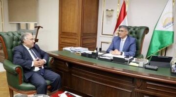 رسميًا.. محافظ الجيزة يناقش خطط العمل مع مدير التضامن الاجتماعي الجديد