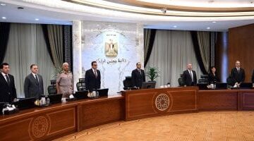رسميًا.. مجلس الوزراء يبدأ اجتماعه بدقيقة حداد على روح الدكتور علي المصيلحي