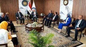 رسميًا.. وزير البترول يناقش توسيع التعاون مع “إنرجوس” في سفن التغييز العائمة