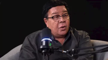 أحمد آدم يُفجر جدلاً بتصريحاته حول العلمانية والديمقراطية ومصير مصر في حوار مع مجدي الجلاد