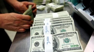 قفزة غير مسبوقة.. الجنيه المصري يسجل أعلى مستوى أمام الدولار منذ عام بدعم محلي ودولي