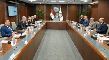 رسميًا.. وزير البترول يتفقد مشروع الوطنية للبتروكيماويات بقناة السويس