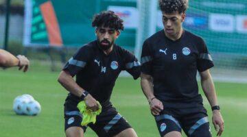 قرار مرتقب بشأن عاشور ومروان.. جهاز منتخب مصر يُراقب حالة الثنائي قبل معسكر سبتمبر