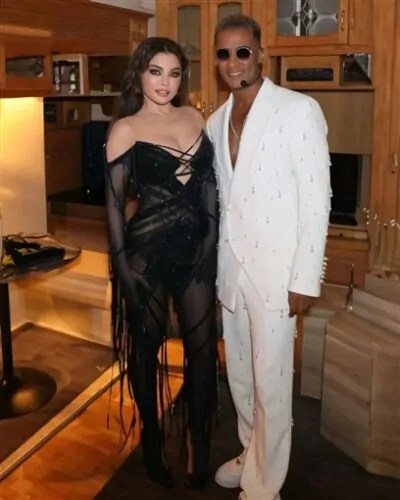 البدلة البيضاء 