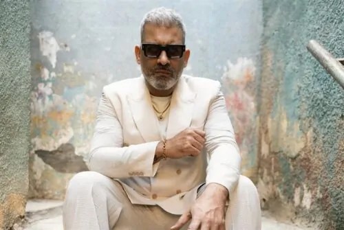 البدلة البيضاء 