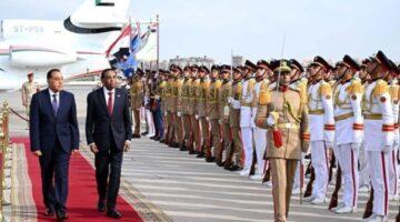 رسميًا.. رئيس الوزراء المصري يستقبل نظيره السوداني في مطار القاهرة الدولي