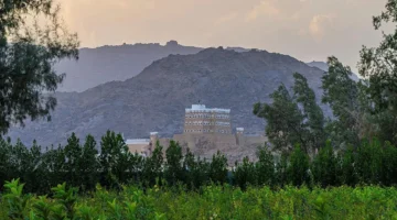 اكتشف جمال التاريخ.. قصر العان في نجران يُطل على واديها الخلاب