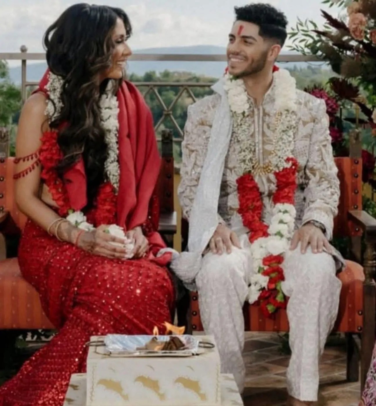 مزيج فريد من نوعه.. مينا مسعود وإميلي شاه في زفاف عالمي يجمع الشرق والغرب بإيطاليا 5 مينا مسعود