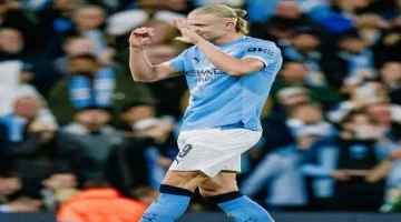 19277467821758228122