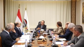 تطور جديد.. وزير قطاع الأعمال العام يتابع خطة مشروعات شركة الإسكندرية للاستثمارات العمرانية وتوسعاتها المستقبلية