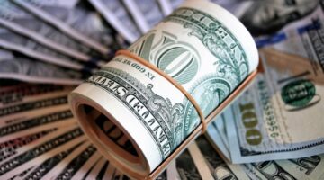 تراجع غير متوقع.. سعر الدولار في سوريا يخالف كل التوقعات بالسوق السوداء | تطور جديد في قيمته