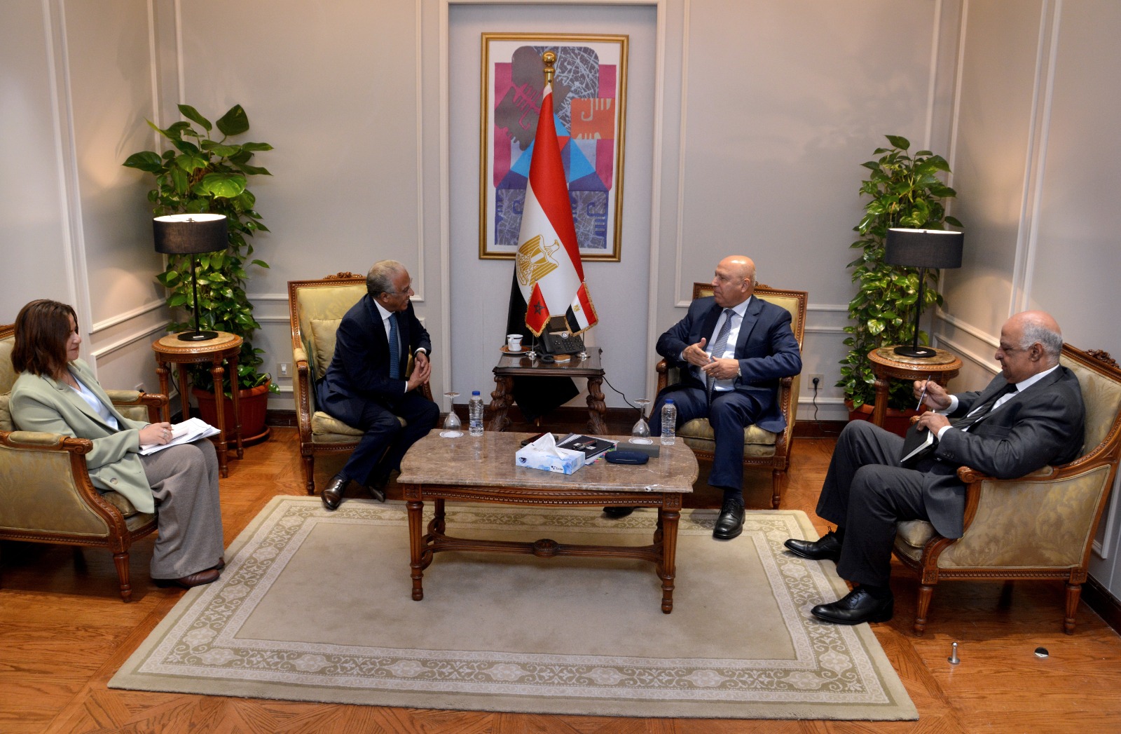 عاجل.. لتصنيع الطائرات والسيارات.. وزير الصناعة لسفير المغرب: مصر ترحب بجميع الاستثمارات المغربية 6 122