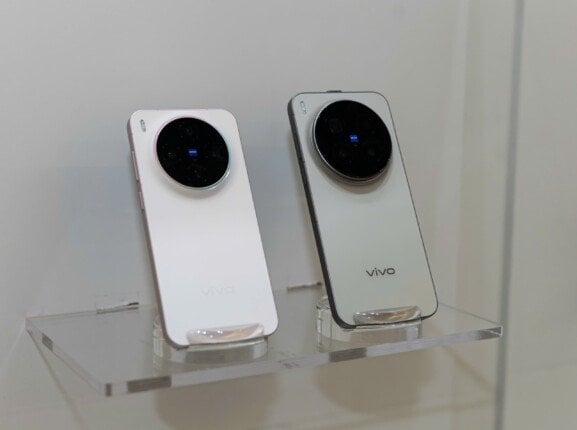 مواصفات فيفو x300 برو "vivo x300 pro" وحش الكاميرا والأداء الفائق .. وهذه أسعاره المعلنة 4 مواصفات فيفو x300 برو "vivo x300 pro" وحش الكاميرا والأداء الفائق .. وهذه أسعاره المعلنة