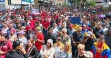 ألوف الفنزويليين في الشوارع مظاهرات حاشدة تطالب بعودة مادورو واحترام