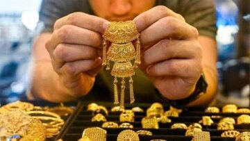 تحديث جديد سعر الذهب عيار 21 يفتتح تعاملات الاثنين في