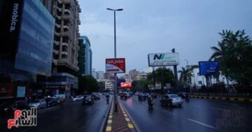 تحذير للسائقين أمطار خفيفة تضرب القاهرة والجيزة وسط شبورة كثيفة