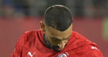 تمزق قميص النجم تفاصيل مثيرة في مواجهة محمد صلاح ومنتخب