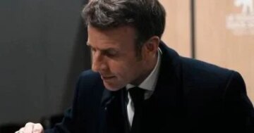 رفضاً لأسلوب واشنطن ماكرون يصف رئيس فنزويلا بالديكتاتور رغم انتقاد