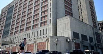 فئران وعفن كواليس الزنزانة التي ينتظرها مادورو في سجون نيويورك