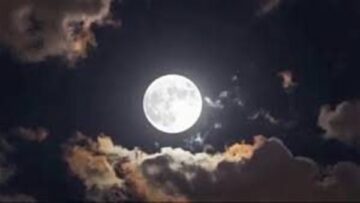 ليلة 3 يناير موعد ظهور بدر شهر رجب في سماء