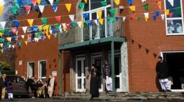 اعتقال مسلح شرطة مانشستر تسيطر على شخص اقتحم مسجداً في