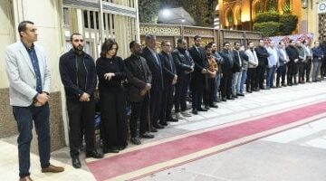 بمشاركة كبار الصحفيين أسرة تحرير مانشيت تتلقى عزاء الراحل محمود