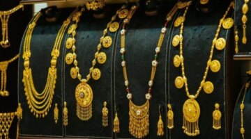 تذبذب المعدن الأصفر سعر الذهب يسجل مستويات جديدة في تعاملات