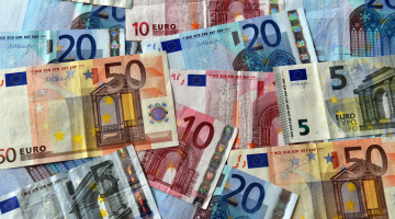 تطور جديد في سوق العملات سعر اليورو اليوم الأربعاء 25