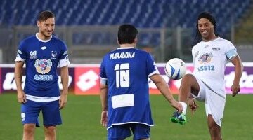 سحر لا ينسى أجمل اللمسات والفواصل المهارية للثلاثي مارادونا ورونالدينيو